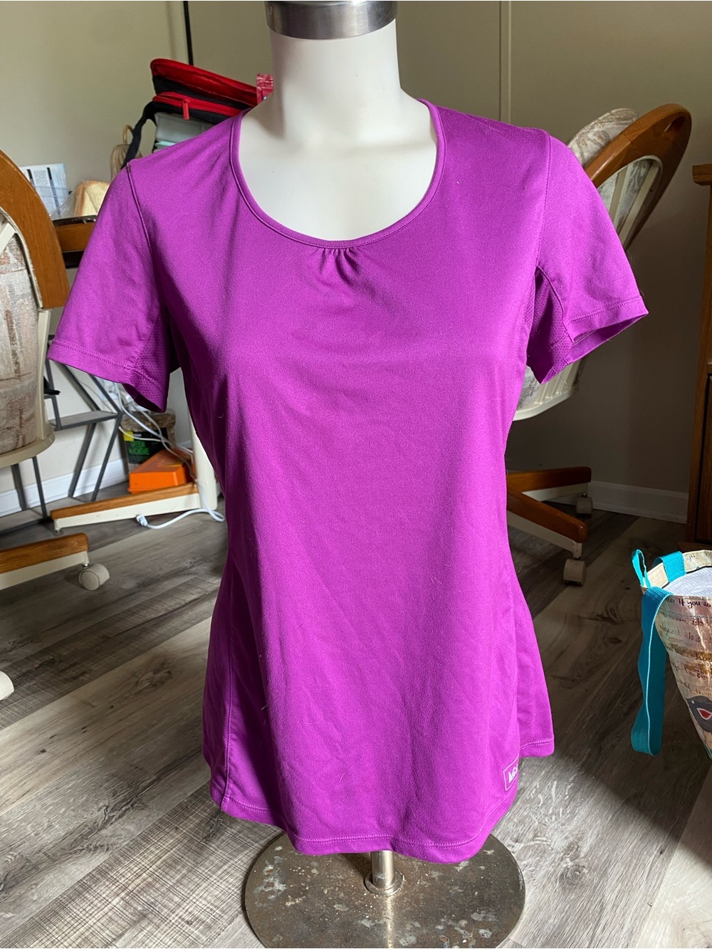 REI Women's Short Sleeve Scoop Neck Tee - Magenta